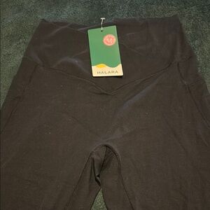 HALARA Classic Black High-Waist Leggings